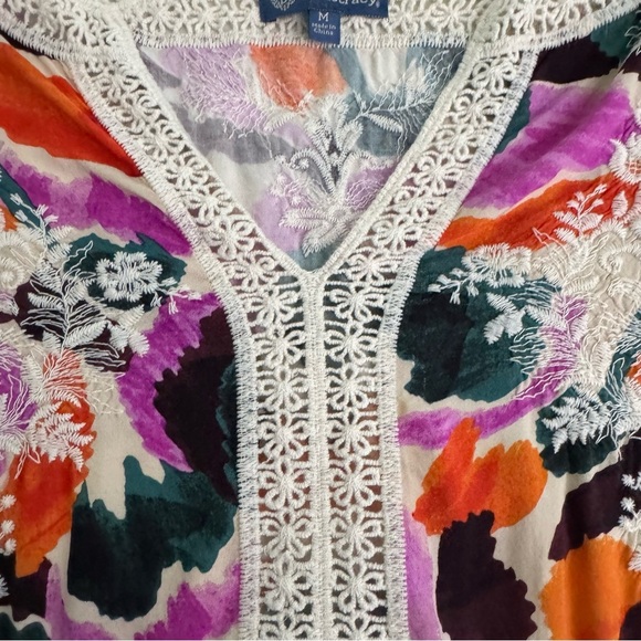 Democracy Three Quarter Sleeve V-Notch Neck Peplum Crochet Printed Woven Top M - Picture 3 of 15